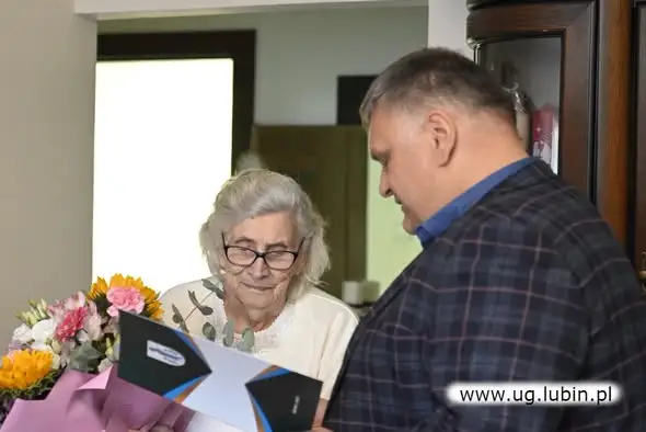 95. urodziny Jadwigi Pniewskiej z Ustronia. Wójt Gminy Lubin złożył życzenia