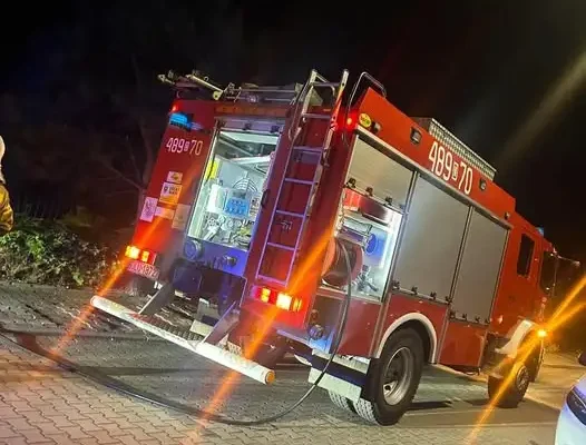 Wypadek na ul. Hożej w Ścinawie – kierowca uszkodził skrzynkę gazową