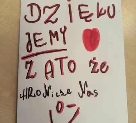 Lubińscy policjanci otrzymali wyjątkowe podziękowania od dzieci