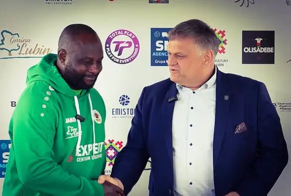 Emmanuel Olisadebe zakończył karierę na boisku w Kłopotowie