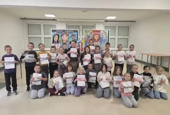 Konkurs plastyczny „Portret Nauczyciela” w lubińskiej szkole rozstrzygnięty